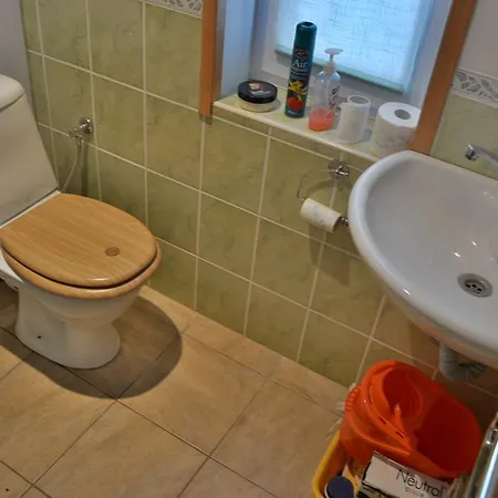 Nyaraló Atputas Vieta Upes Sausites *